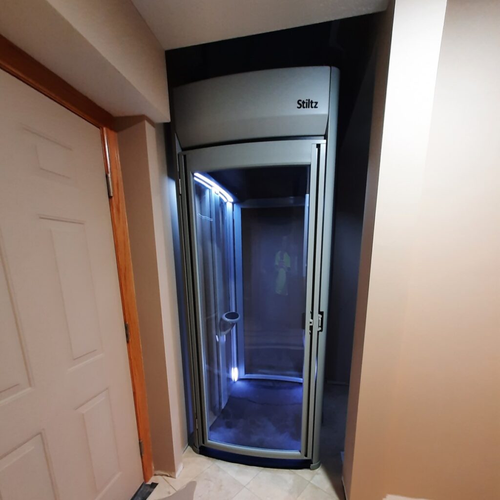 Shaftless Home elevator in a small alcove space